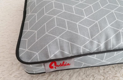 Qushin Cube (S/M) 55x75x13cm